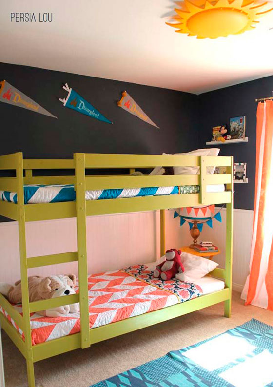 dizajn-detskoj-komnaty-dlya-dvux-raznopolyx-detej05