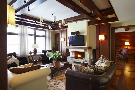 Лофт – это простор. Жалюзи и легкий тюль не вносят диссонанс.