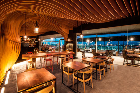 Six Degrees: кафе в пещерном стиле