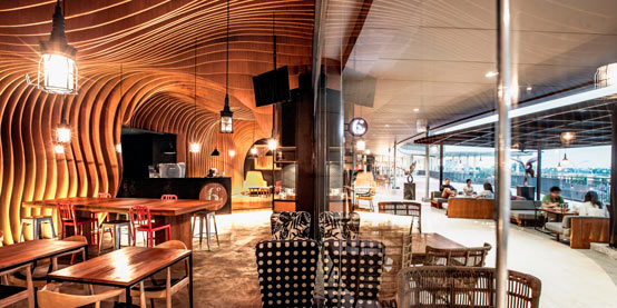 Six Degrees: кафе в пещерном стиле