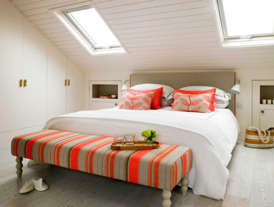 дизайн интерьера мансарды с двускатной крышей